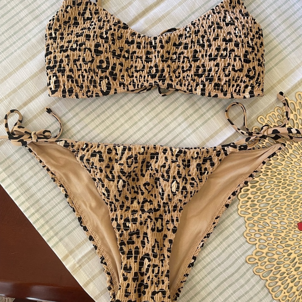 Hollister bikini set